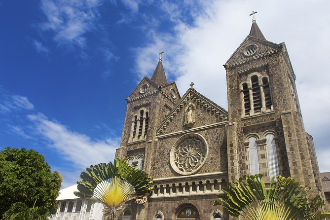 An Exciting, Scenic and Historical Island Tour - What the $160 group price really means