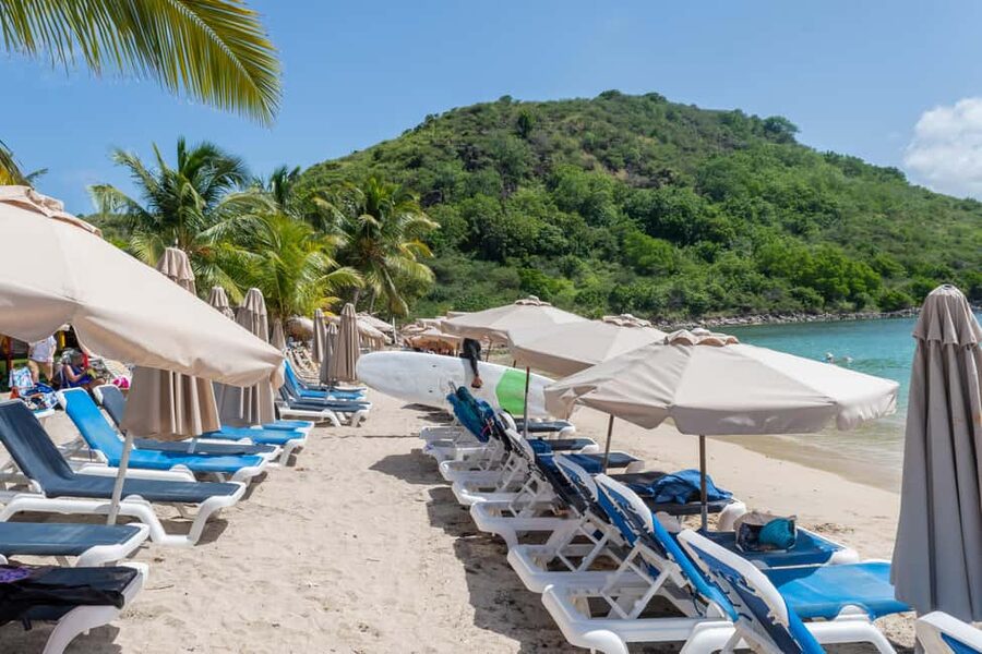 Cockleshell: Beach Excursion, Snorkeling, and Scenic Views - Lunch at a nearby beach restaurant