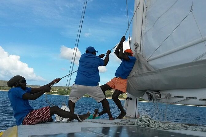 Snorkel Lunch & Lounge: Bluewater or Snorkel and Lunch: Leeward - Open bar, music, and the ride home