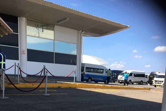 St Kitts & Nevis Airport Roundtrip Transfers - The meet-and-greet details that set the tone