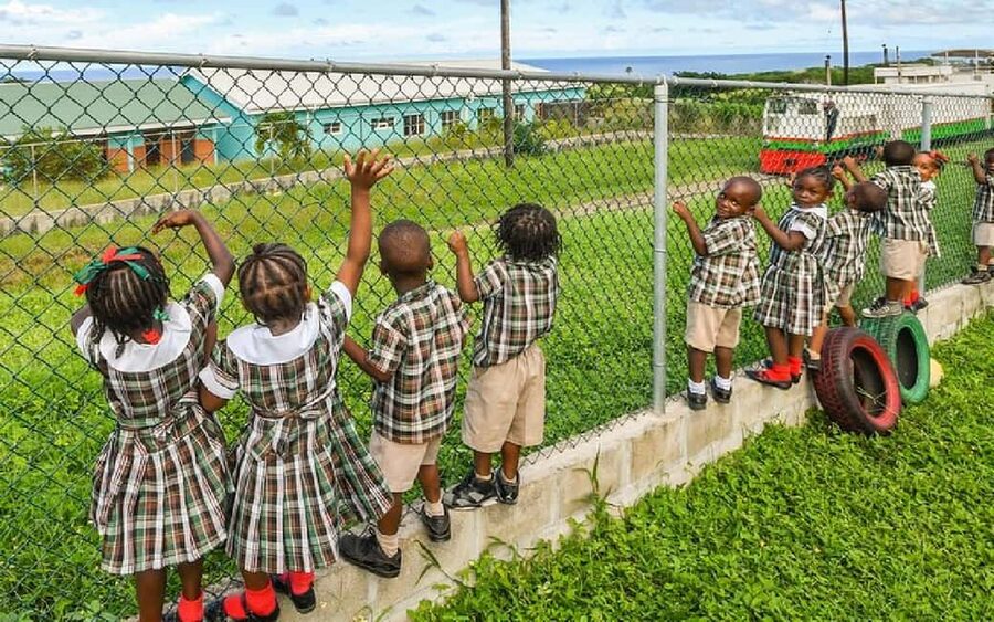 St. Kitts : Sugar Train with Pick Up & Drop-Off & Drinks - Upper deck views or cool air below