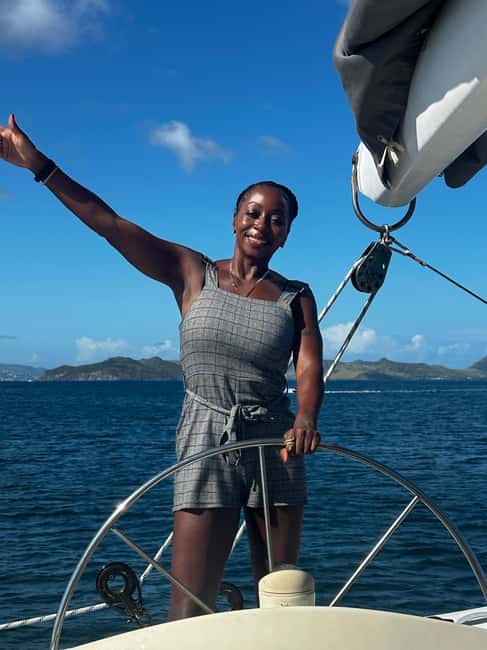 Two Islands One Paradise - Island lunch and an open bar at anchor